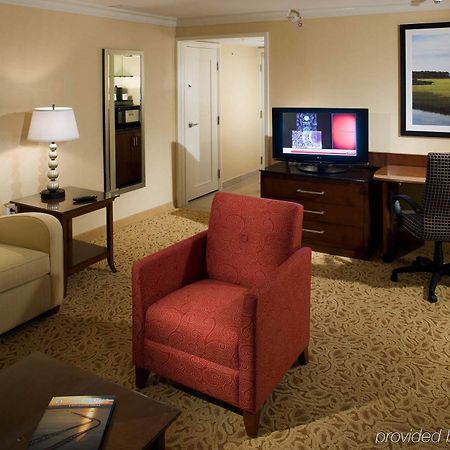 Holiday Inn Chesapeake Habitación foto